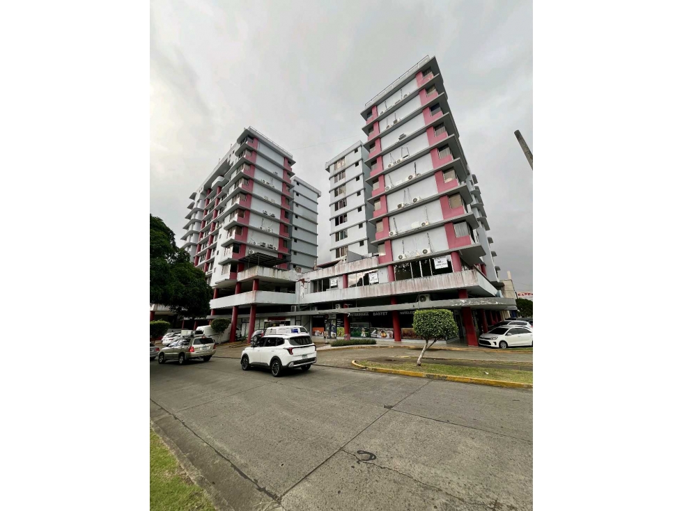 ALQUILER LOCAL COMERCIAL 105M2 PLAZA MILANO LT — foto 2