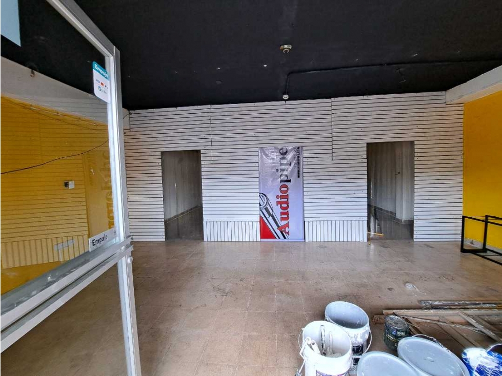 ALQUILER LOCAL COMERCIAL 150M2 VIA TRANSISMICA - 2