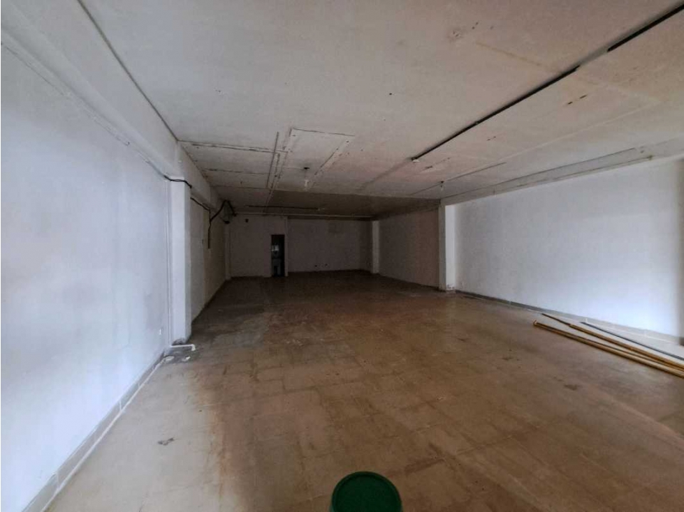ALQUILER LOCAL COMERCIAL 150M2 VIA TRANSISMICA - 4