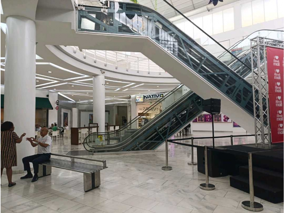 ALQUILER LOCAL COMERCIAL 82MT2 EN PLANTA BAJA ALBROOK MALL LT