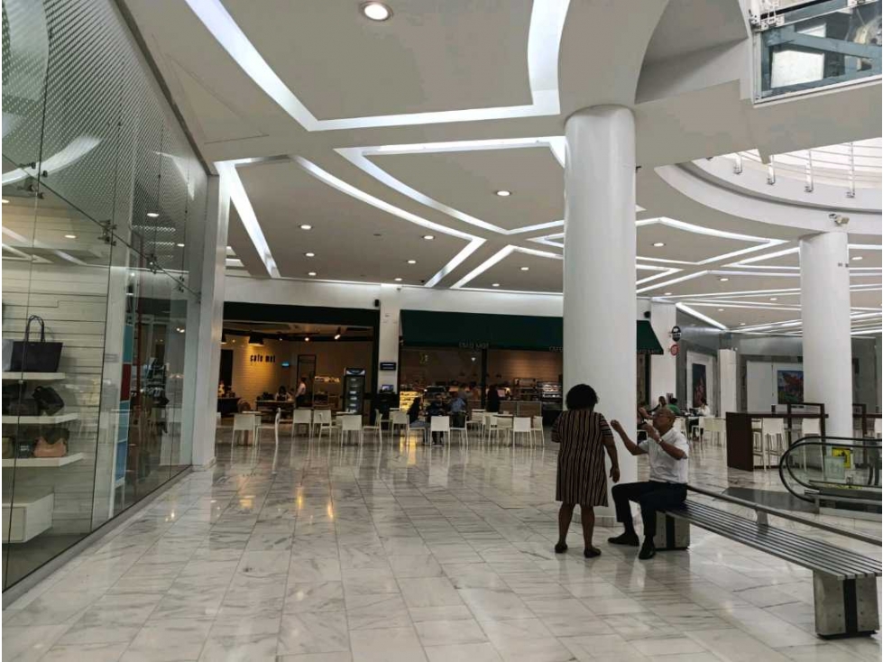 ALQUILER LOCAL COMERCIAL 82MT2 EN PLANTA BAJA ALBROOK MALL LT — foto 2
