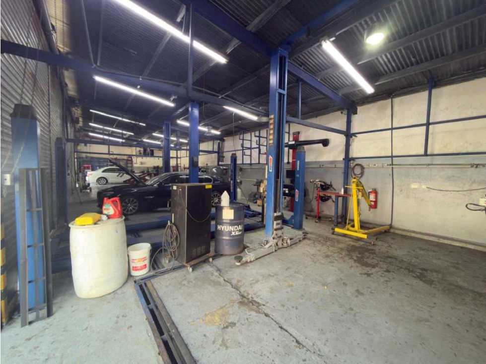 ALQUILER LOCAL COMERCIAL AVDA PRINCIPAL PARA TALLER 800M2 NRR — foto 3