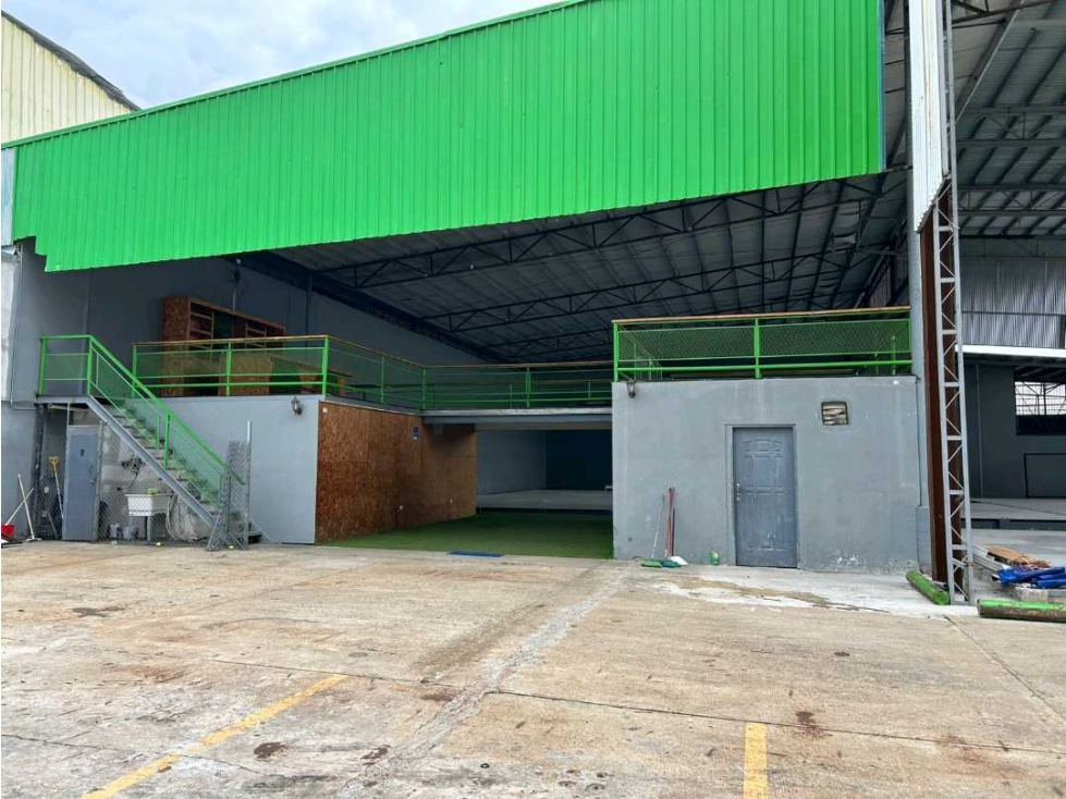 ALQUILER LOCAL COMERCIAL AVDA TRANSIMICA 1800M2 NRR — foto 5