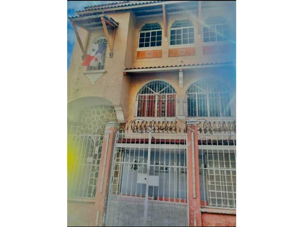 ALQUILER LOCAL COMERCIAL AVENIDA CUBA - 1