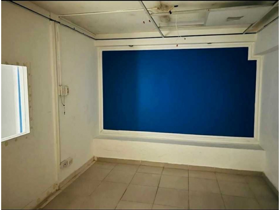 ALQUILER LOCAL COMERCIAL AVENIDA CUBA - 3