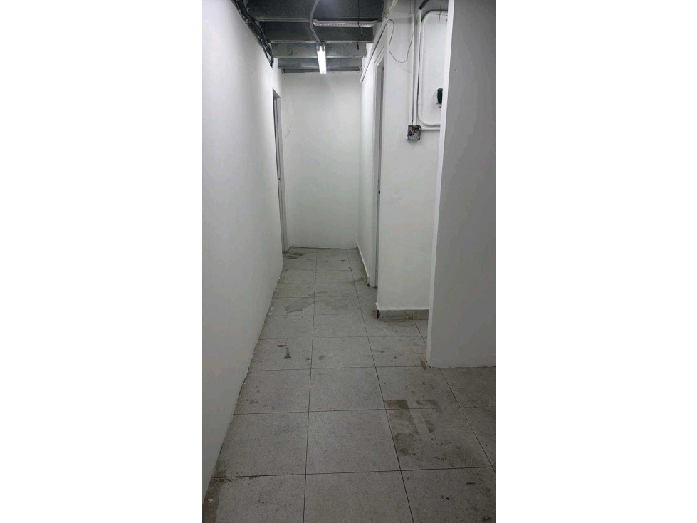 ALQUILER LOCAL COMERCIAL CERCA A LA ESTACIÓN FERNANDEZ DE CORDOBA — foto 6
