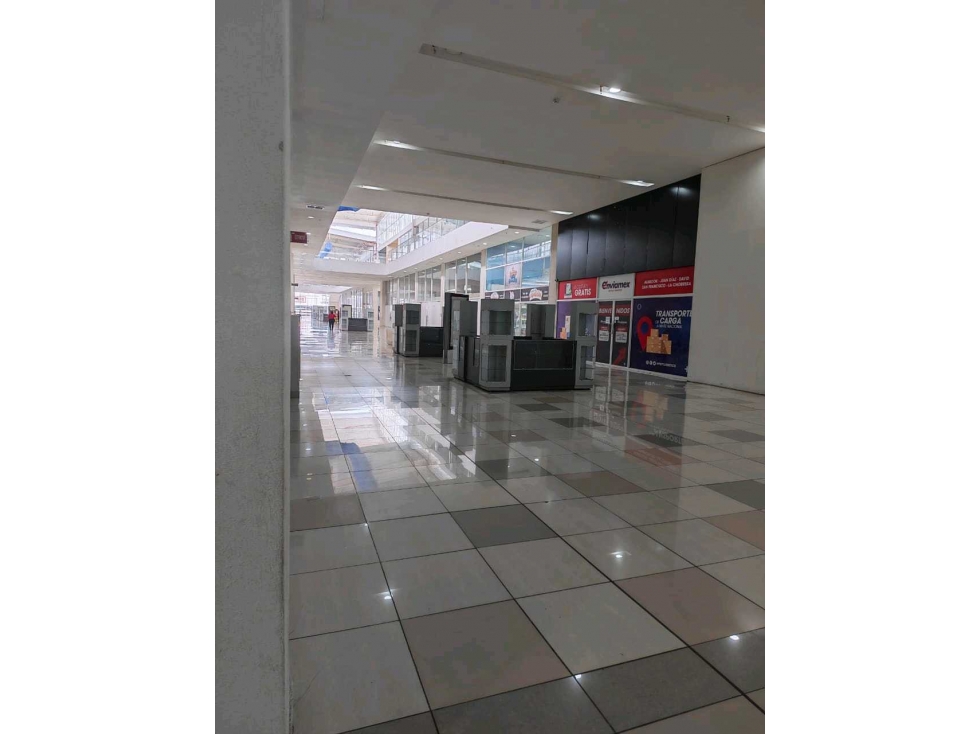 ALQUILER LOCAL COMERCIAL CON MEZZANINE CRYSTAL PLAZA NRR — foto 2