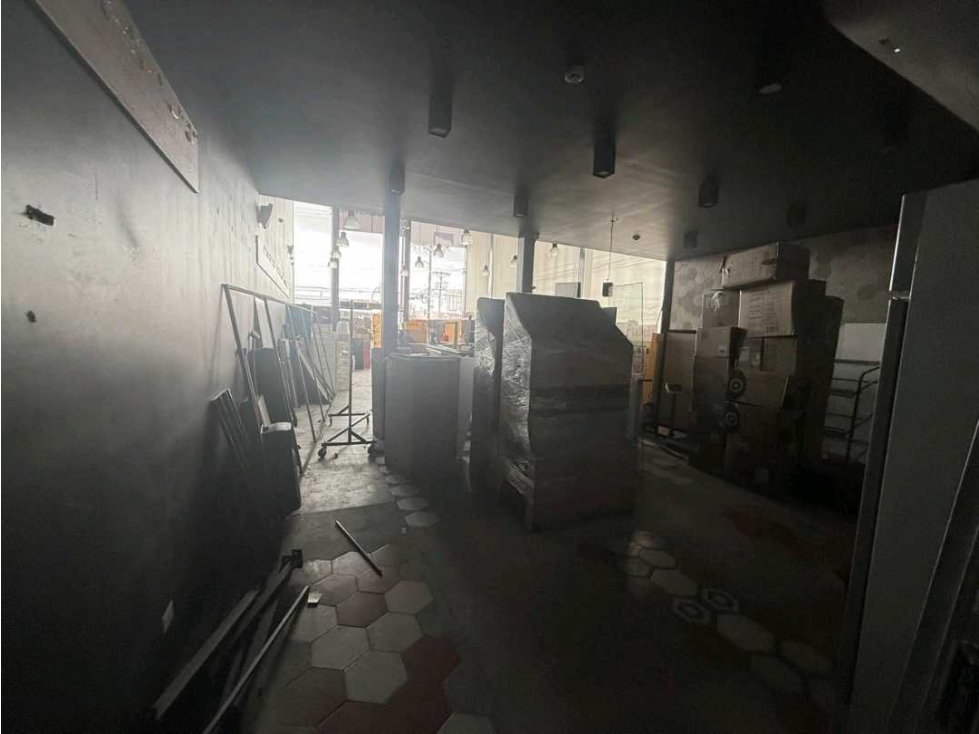 ALQUILER LOCAL COMERCIAL EDIFICIO RIO ABAJO - 6