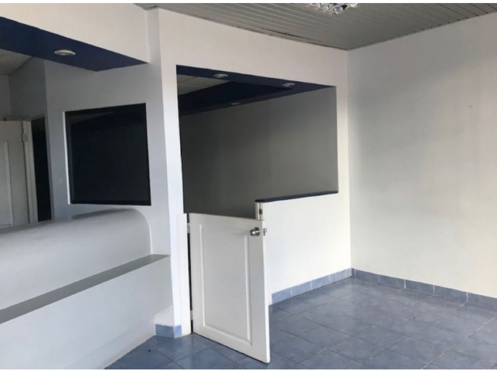 ALQUILER LOCAL COMERCIAL 174M2 EN PANCANAL PLAZA, ALBROOK — foto 3