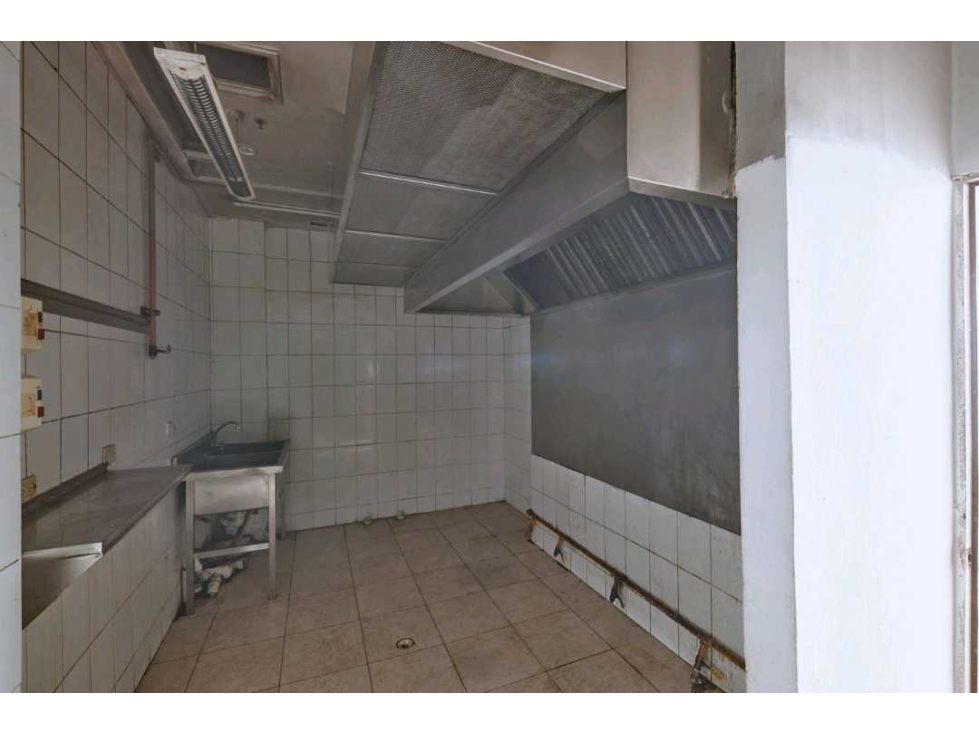 ALQUILER LOCAL COMERCIAL EN BALBOA BOUTIQUE STRIP MALL LT — foto 4