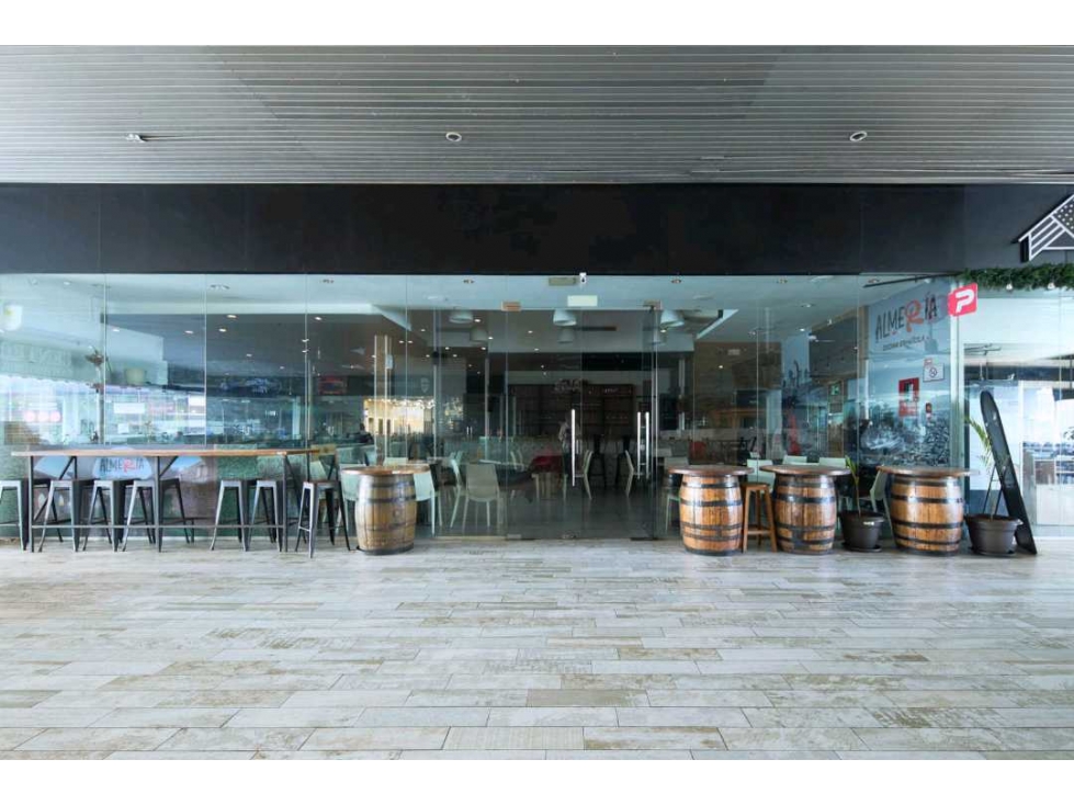 ALQUILER LOCAL COMERCIAL EN BALBOA BOUTIQUE STRIP MALL LT — foto 2