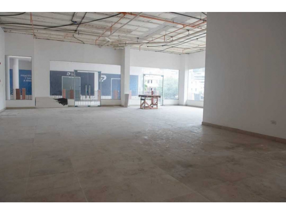 ALQUILER LOCAL COMERCIAL EN BELLA VISTA 189 M2 PLANTA BAJA