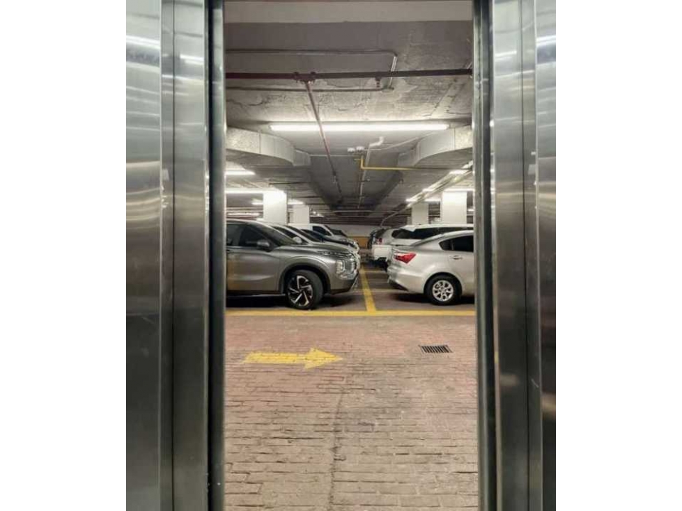 ALQUILER LOCAL COMERCIAL EN BELLA VISTA 189 M2 PLANTA BAJA — foto 3