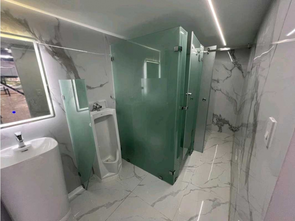 ALQUILER LOCAL COMERCIAL EN BELLA VIISTA LT. — foto 4