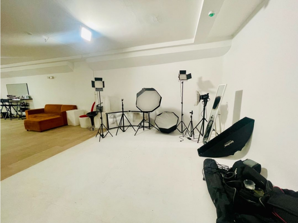 ALQUILER LOCAL COMERCIAL EN BELLA VISTA — foto 6