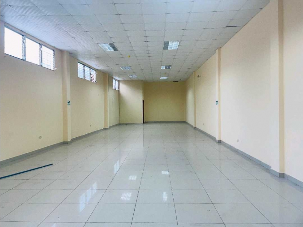 ALQUILER LOCAL COMERCIAL EN DAVID CON 160 M2 y 7 M2 de Altura — foto 5