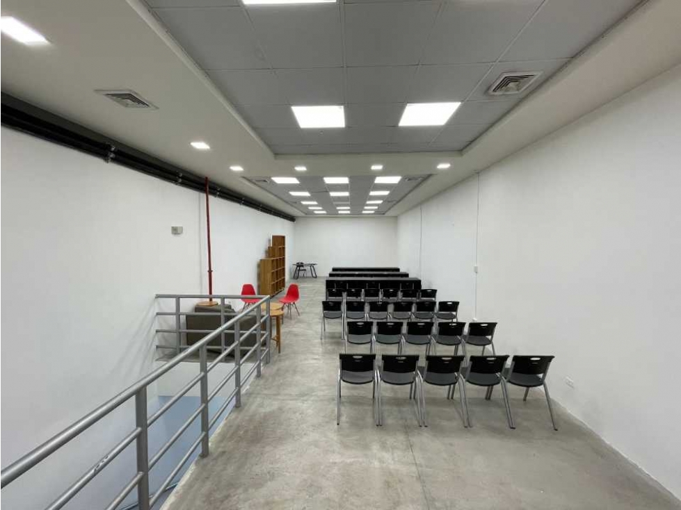 ALQUILER LOCAL COMERCIAL EN OBARRIO 260 MT2 — foto 2
