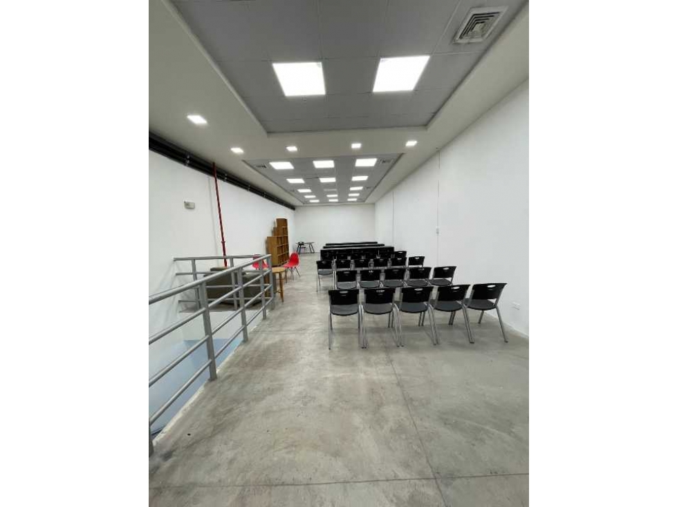 ALQUILER LOCAL COMERCIAL EN OBARRIO 260 MT2 — foto 5