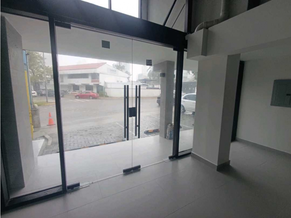 ALQUILER LOCAL COMERCIAL 200 MT P.BAJA EN PLAZA MARBELLA SHOPS LT — foto 5