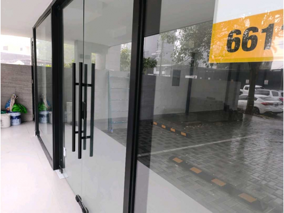 ALQUILER LOCAL COMERCIAL 200mt2 EN MARBELLA SHOPS LT