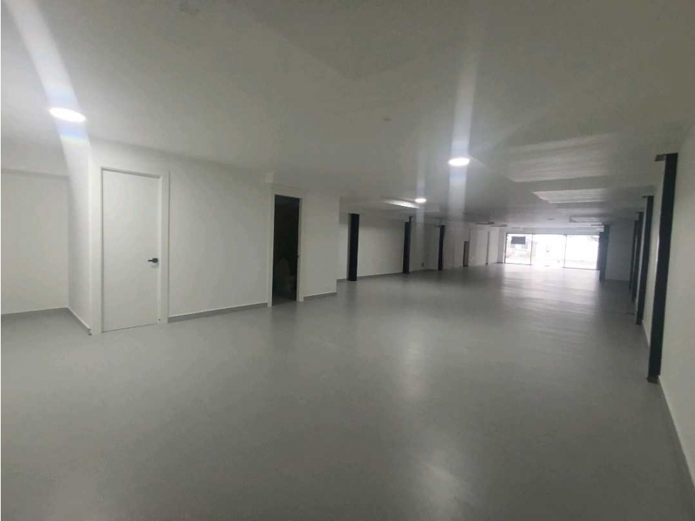 ALQUILER LOCAL COMERCIAL 200 MT P.BAJA EN PLAZA MARBELLA SHOPS LT — foto 6