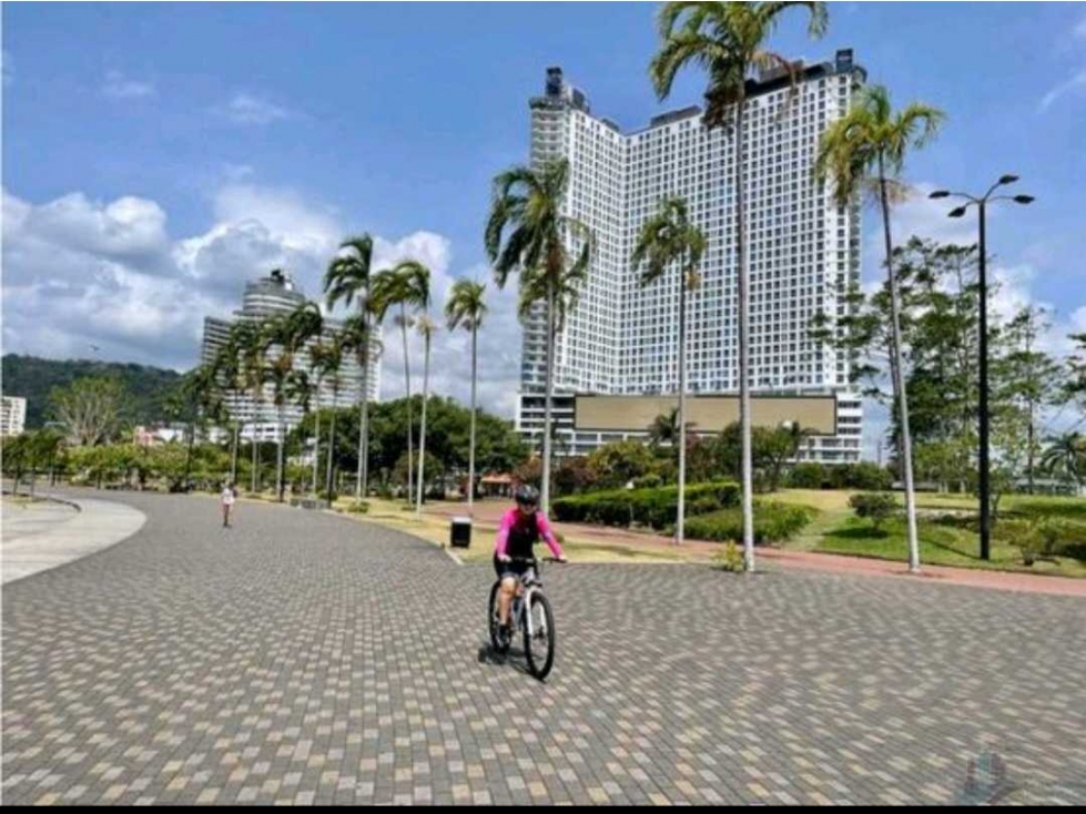 ALQUILER LOCAL COMERCIAL 72mt2 EN THE SANDS CINTA COSTERA LT. — foto 4