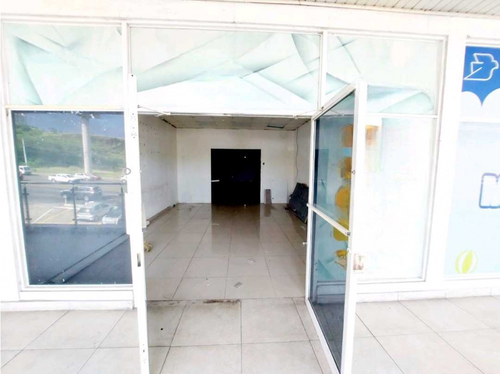 ALQUILER LOCAL COMERCIAL EXCELENTE UBICACION 100 MTS CERCA AL METRO — foto 2
