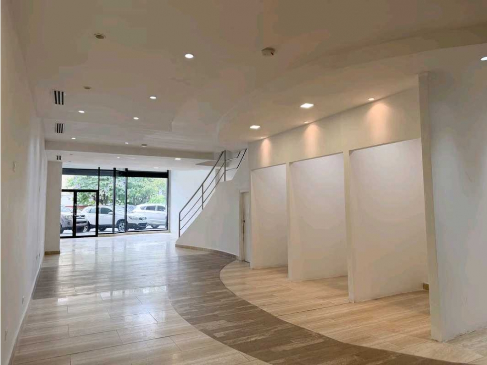 ALQUILER LOCAL COMERCIAL OBARRIO PLANTA BAJA CON MEZZANINE LT — foto 3