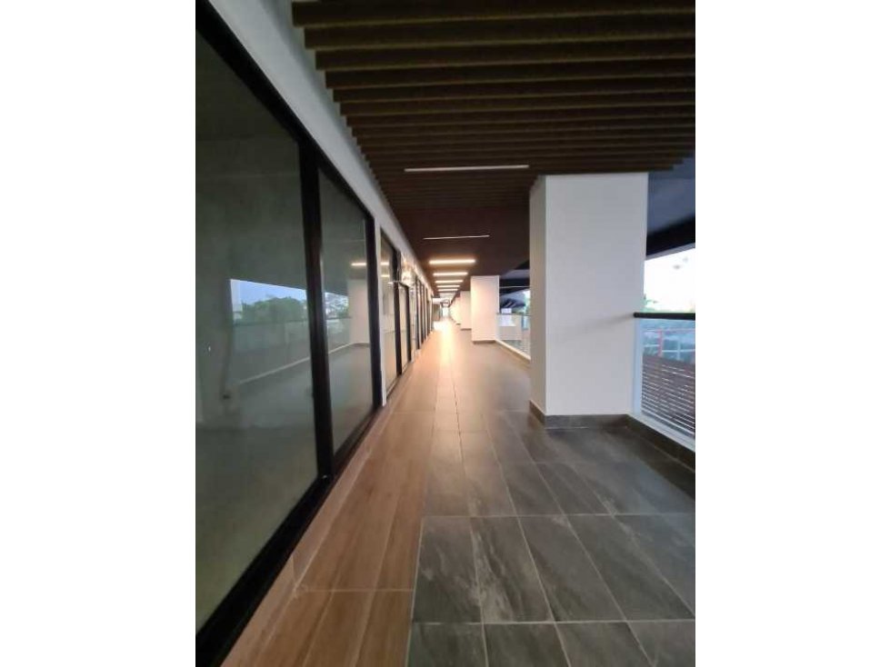 ALQUILER LOCAL COMERCIAL PLAZA GREEN WOOD - 5