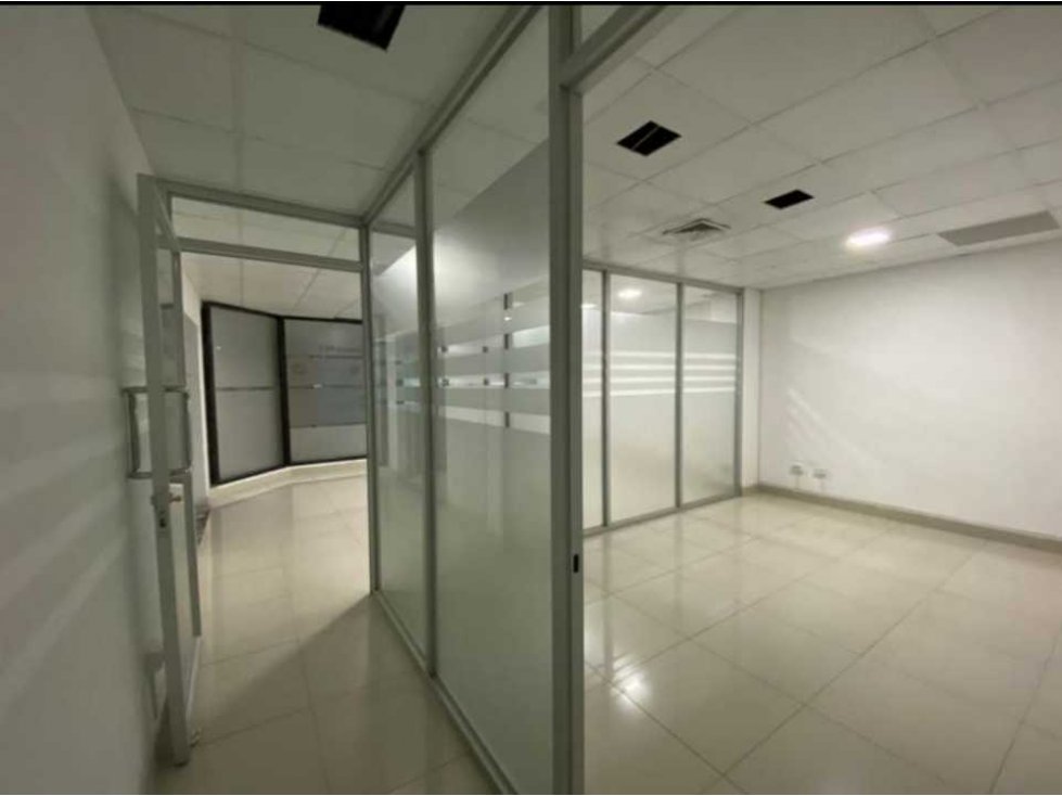 ALQUILER OFICINA PLAZA OBARRIO — foto 4