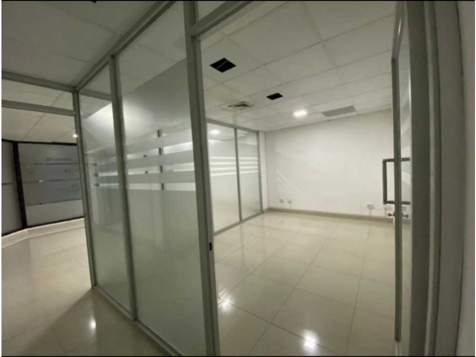 ALQUILER OFICINA PLAZA OBARRIO — foto 5