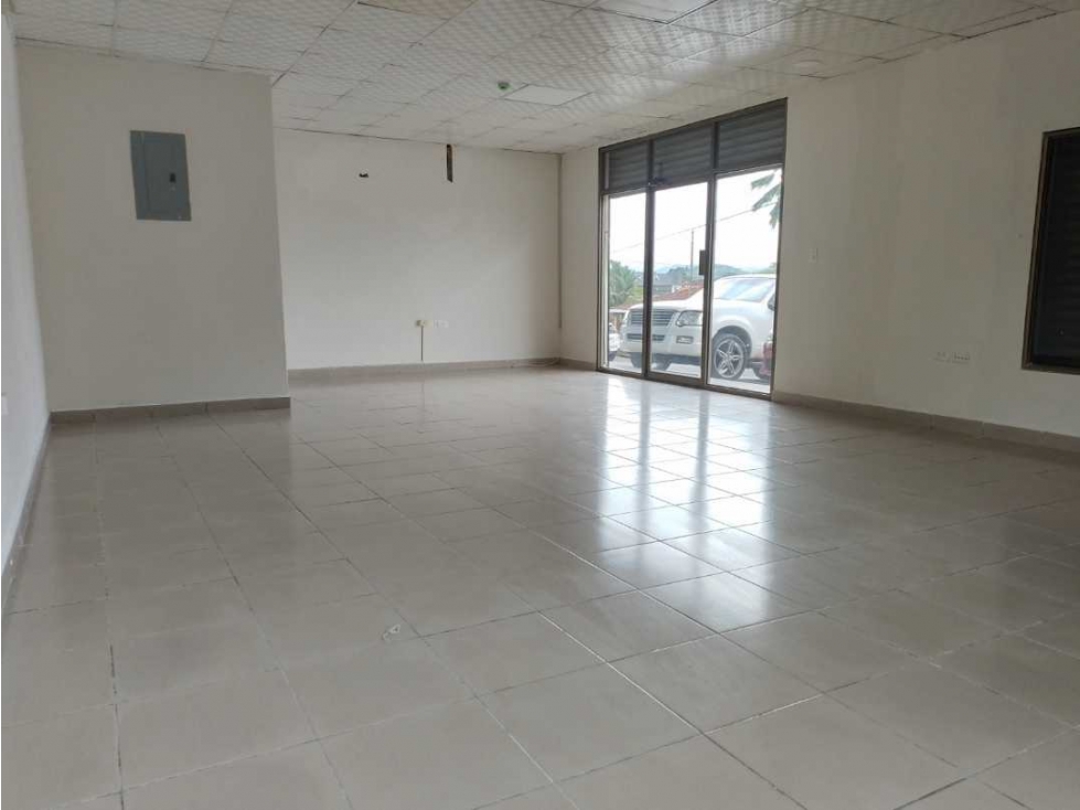 ALQUILER LOCAL COMERCIAL PLAZA LAS PALMAS-LA CHORRERA TC — foto 2