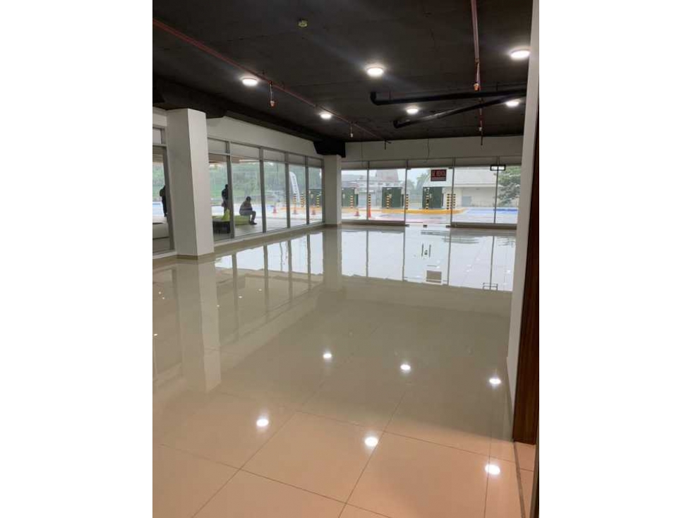 ALQUILER LOCAL COMERCIAL TERRAZAS DE ALBROOK - 2