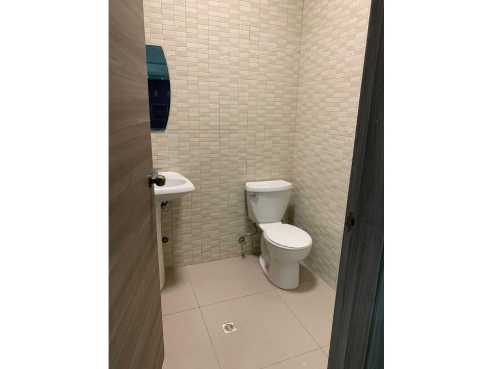 ALQUILER LOCAL COMERCIAL TERRAZAS DE ALBROOK - 6