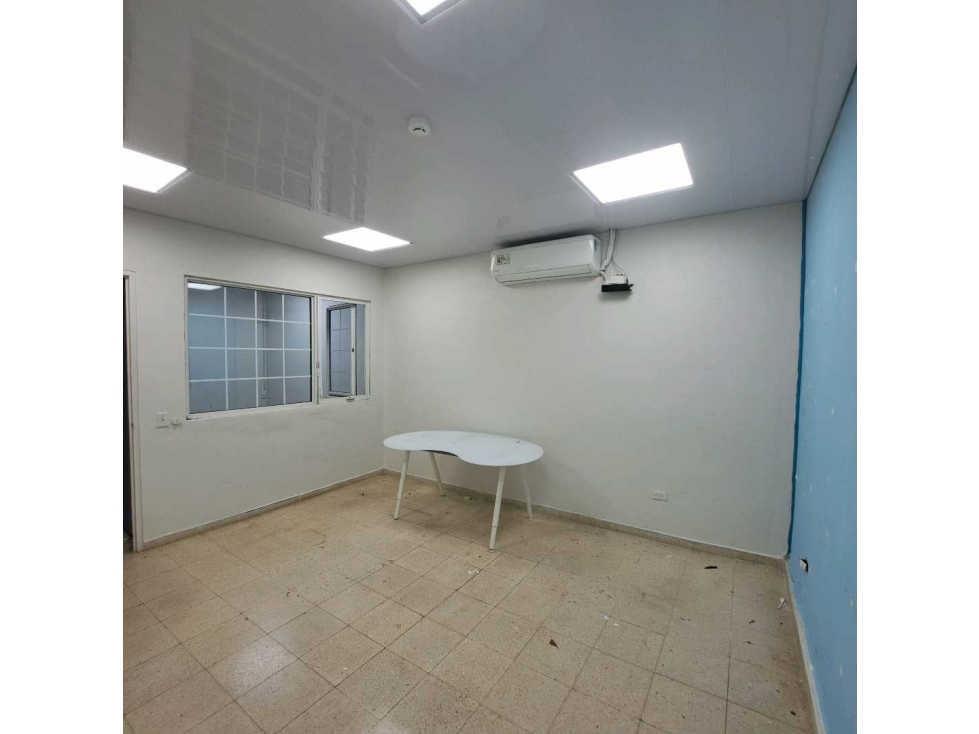 ALQUILER LOCAL COMERCIAL ZONA LIBRE DE COLON 280M2 - 2