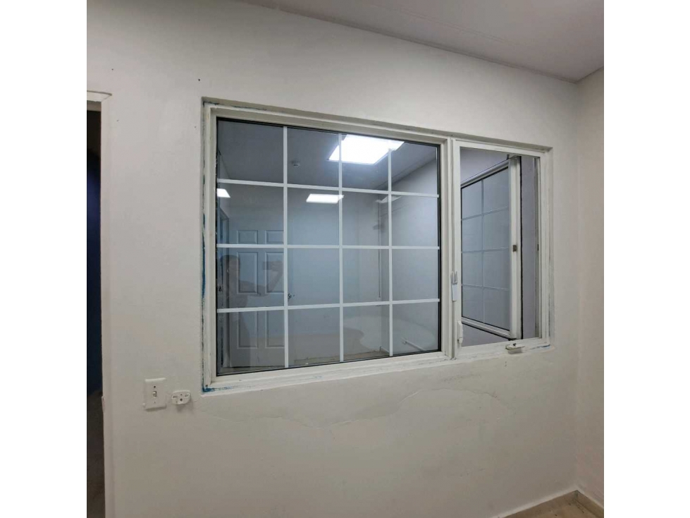 ALQUILER LOCAL COMERCIAL ZONA LIBRE DE COLON 280M2 - 6