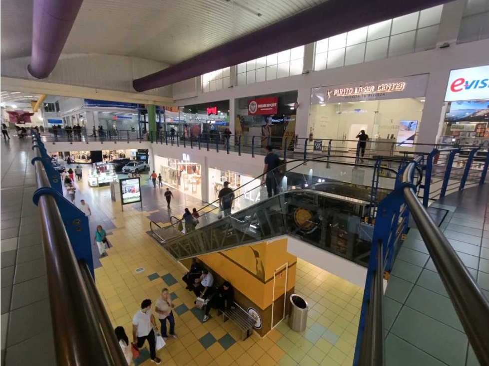 VENTA DE LOCAL EN ALBROOK MALL PASILLO PRINCIPAL 168MT2 LT. - 2