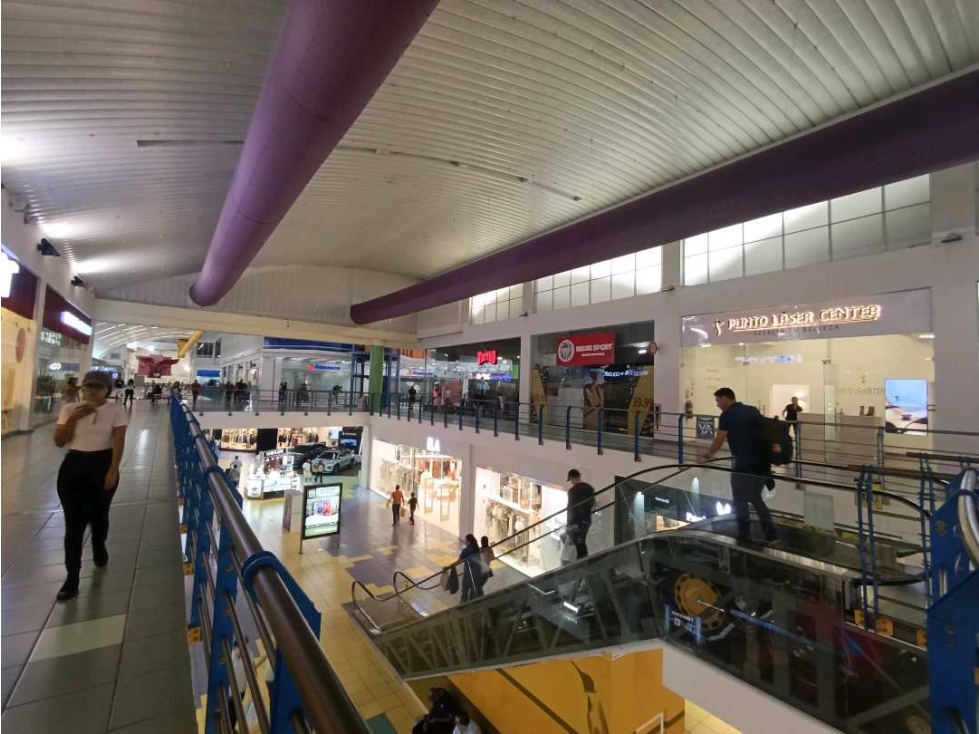 VENTA DE LOCAL EN ALBROOK MALL PASILLO PRINCIPAL 168MT2 LT. - 4