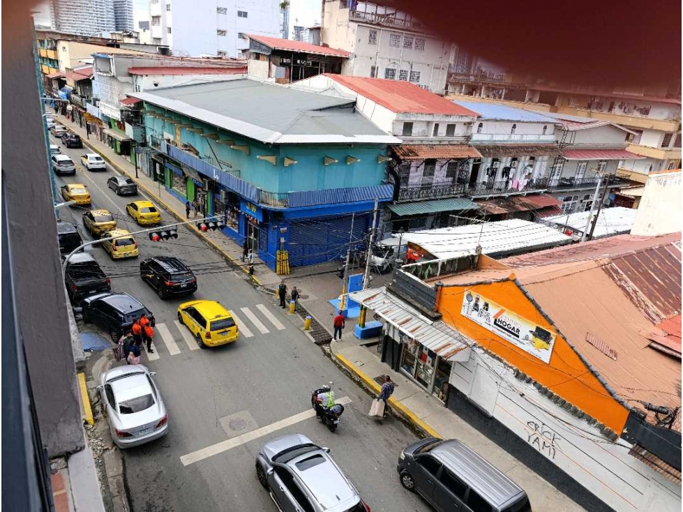 ALQUILER LOCAL COMERCIAL EN CASCO ANTIGUO EXCELENTE UBICACION LT.