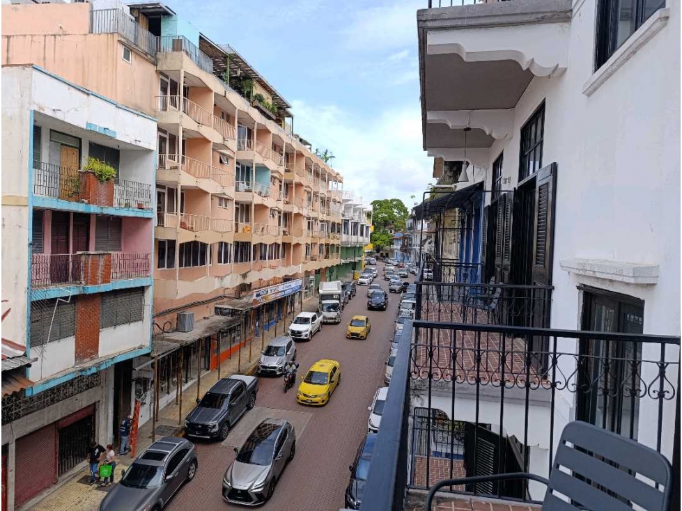ALQUILER LOCAL COMERCIAL EN CASCO ANTIGUO EXCELENTE UBICACION LT. — foto 2