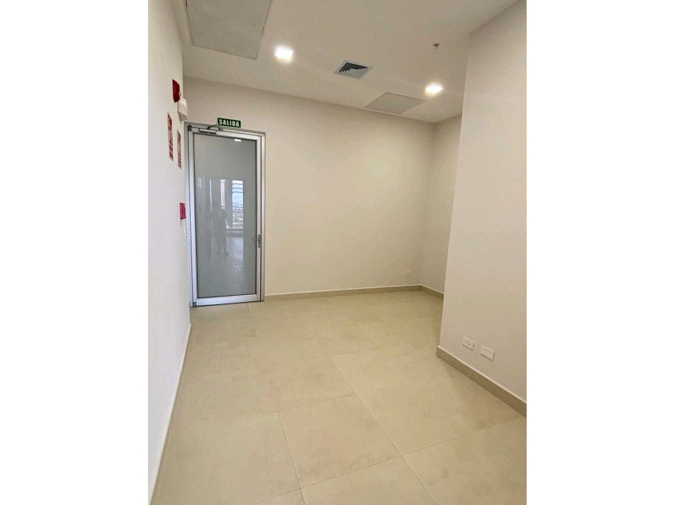 ALQUILER LOCAL EN TONW CENTER ESPECIAL PARA CONSULTORIO VV — foto 3