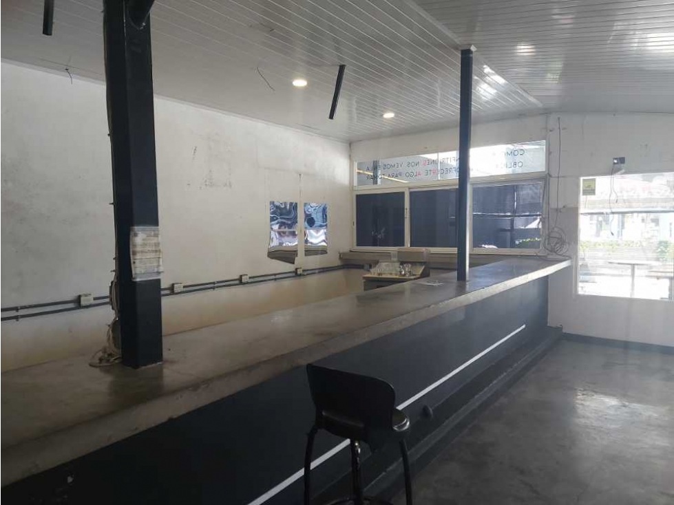 ALQUILER LOCAL IDEAL PARA RESTAURANT 400 M2 DOS CAMPANAS INDUSTRIALES — foto 2