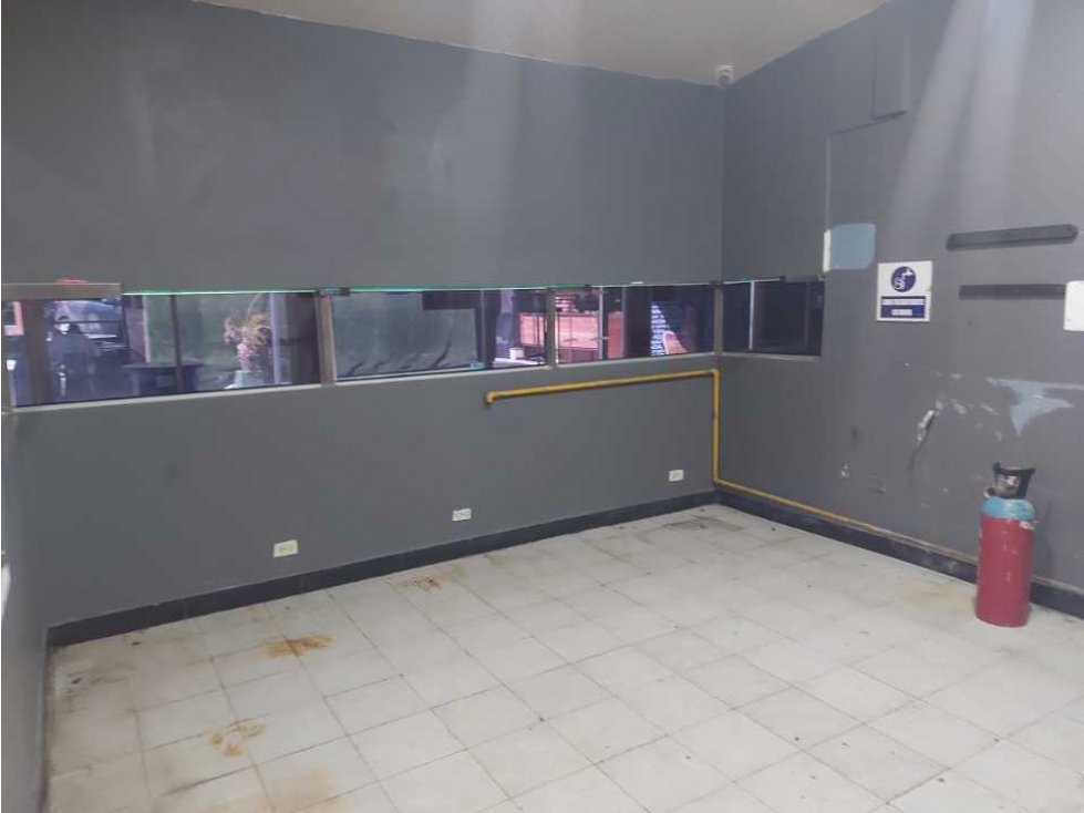 ALQUILER LOCAL IDEAL PARA RESTAURANT 400 M2 DOS CAMPANAS INDUSTRIALES — foto 3