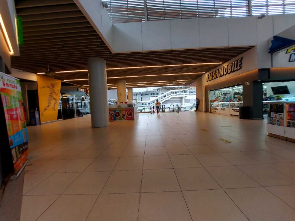 ALQUILER LOCAL ALTA VISIBILIDAD EN PLAZA HACIA METRO, TAXIS, BUSES - 4