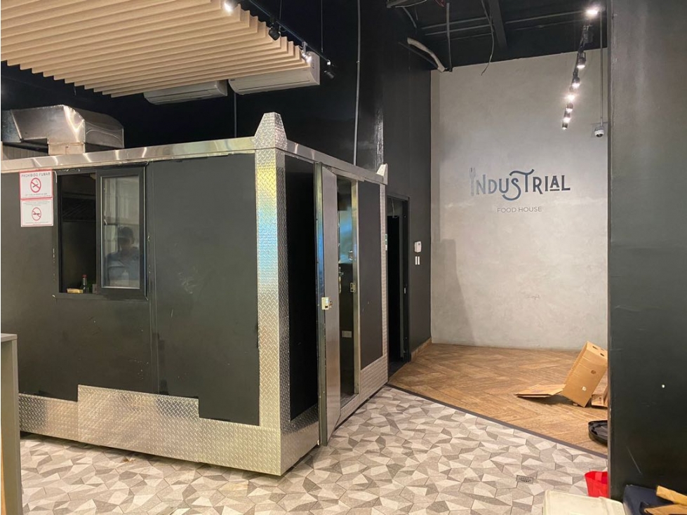 ALQUILER LOCAL PLANTA BAJA 110m2 + 61 DE TERRAZA SANTA ELENA STRIP JP — foto 4
