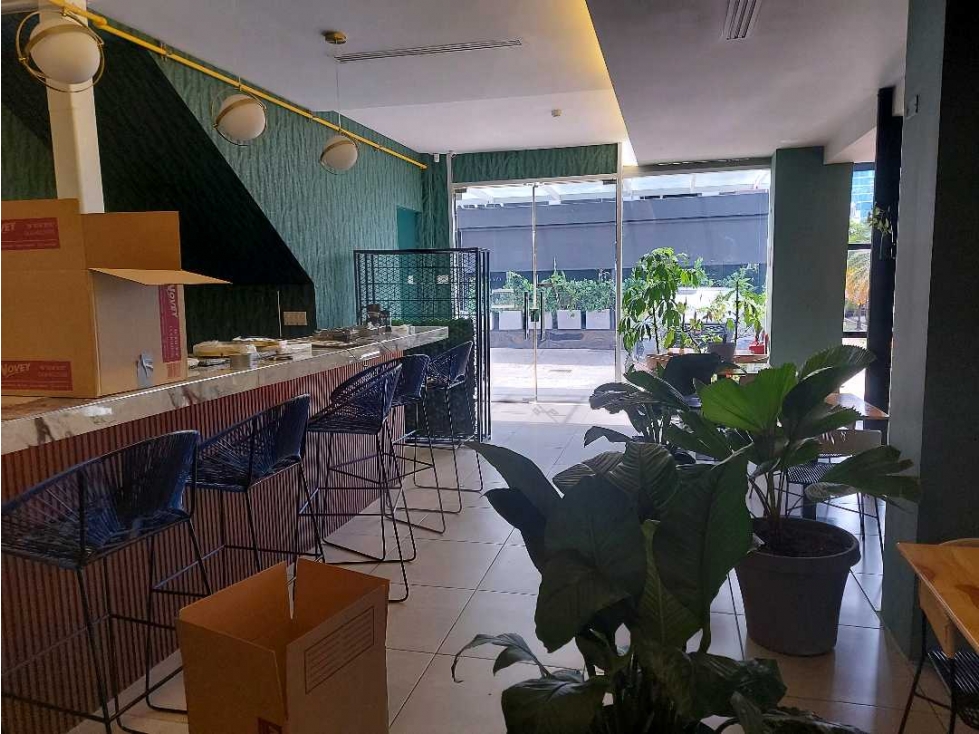 ALQUILER LOCAL PLANTA BAJA OBARRIO CON MEZZANINE — foto 2