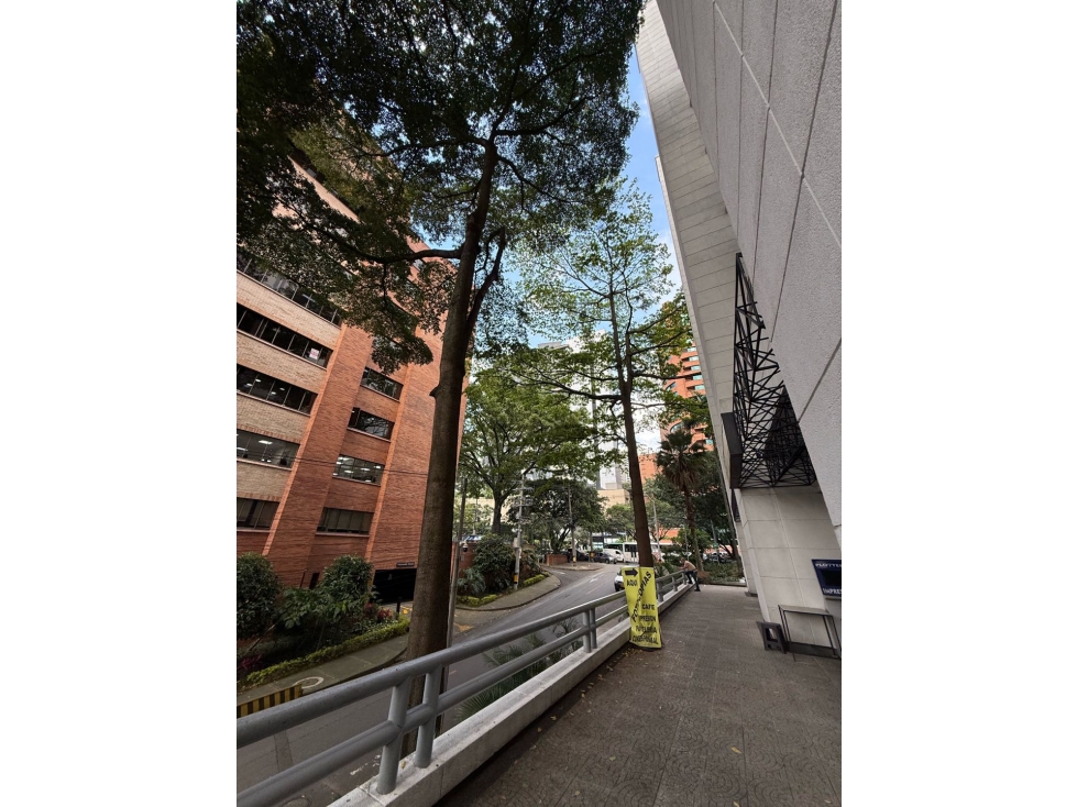 Alquiler Local Poblado Medellín 52 Mts2 MILLA DE ORO — foto 3