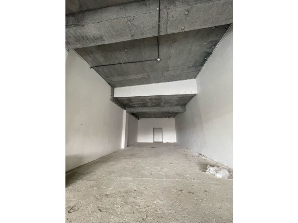 Tumba Muerto / Local 285. 81 m²/ Alquiler - 3