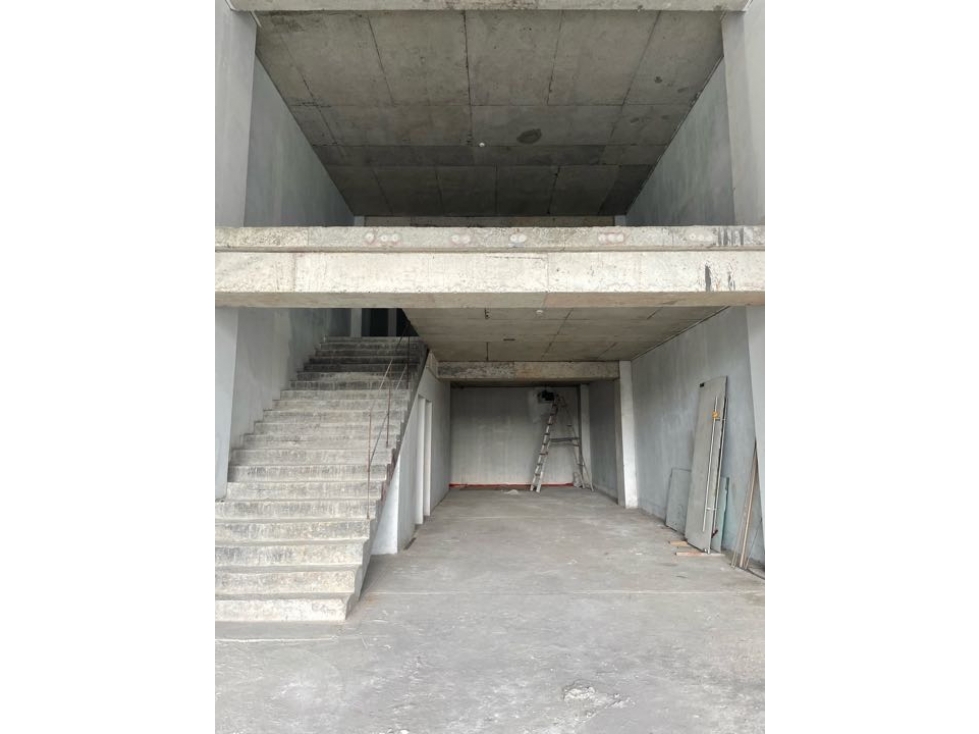 Tumba Muerto / Local 285. 81 m²/ Alquiler - 4
