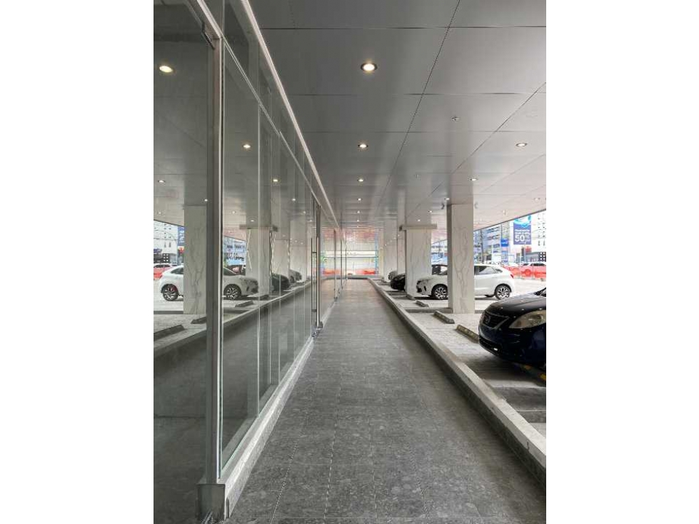 ALQUILER LOCALES AV. BALBOA PH YACHT - 6